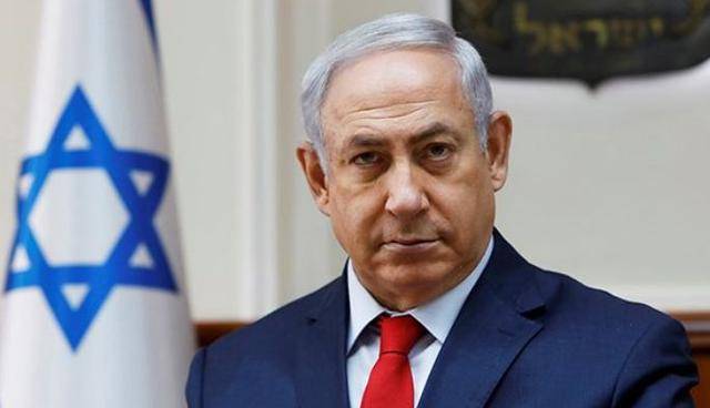 根据我所了解的信息，内塔尼亚胡（Benjamin Netanyahu）是已卸任的以色列总理。关于他是否将与美国联手这一说法，我无法确定具体指的是什么领域或情境下的合作。，政治局势和领导人的决策经常会有所变化，因此我无法准确预测未来的情况。如果您对以色列和美国之间的合作感兴趣，建议您关注相关的新闻和官方声明，以获取最新的信息。